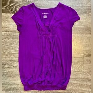 Liz Lange maternity purple short sleeved top in size small